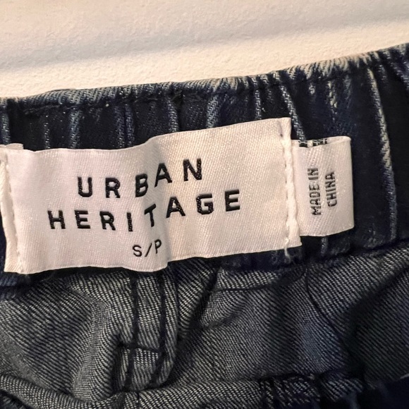 Distressed Skinny jogger style jeans - Picture 3 of 4